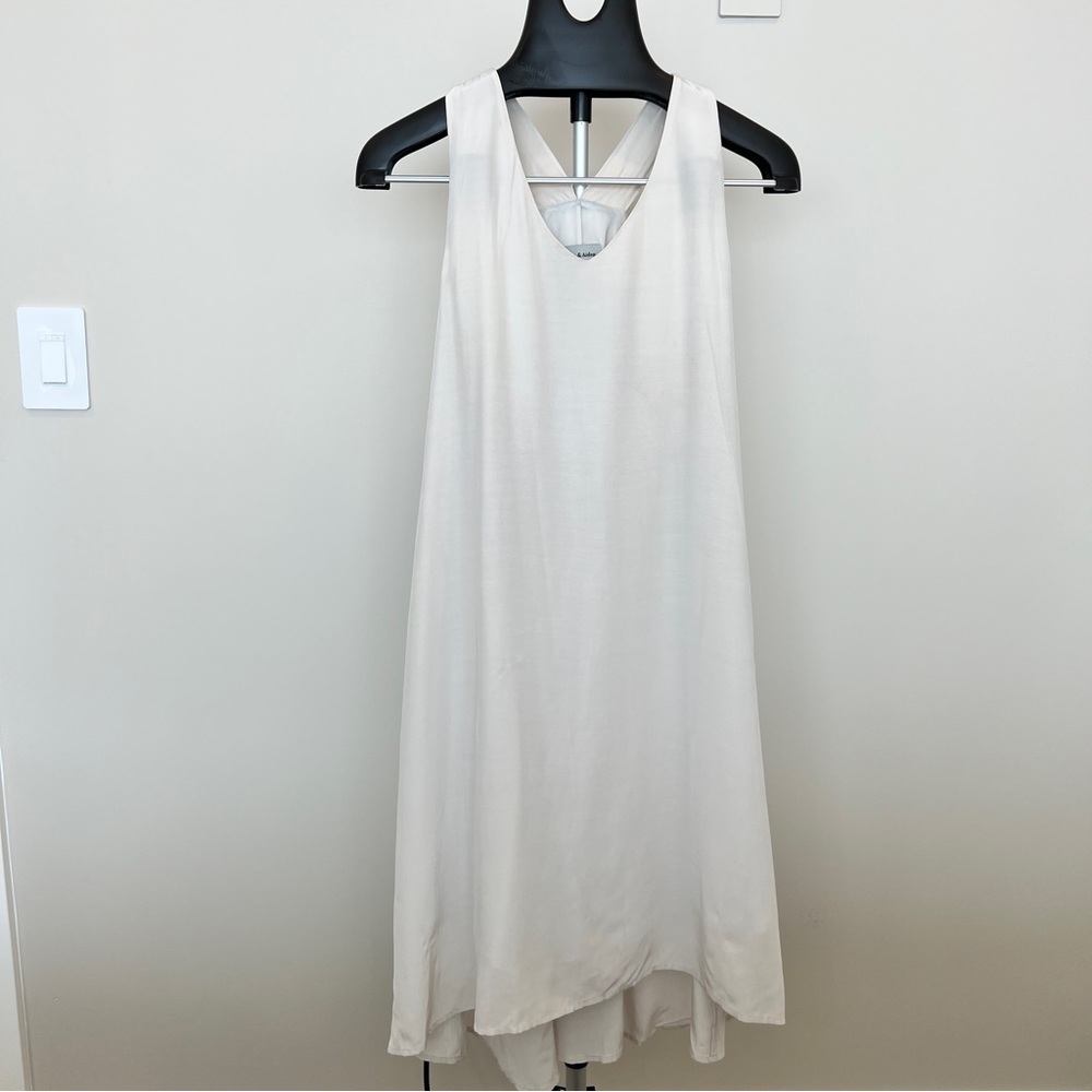 Ava & Aiden light gray flowy dress
